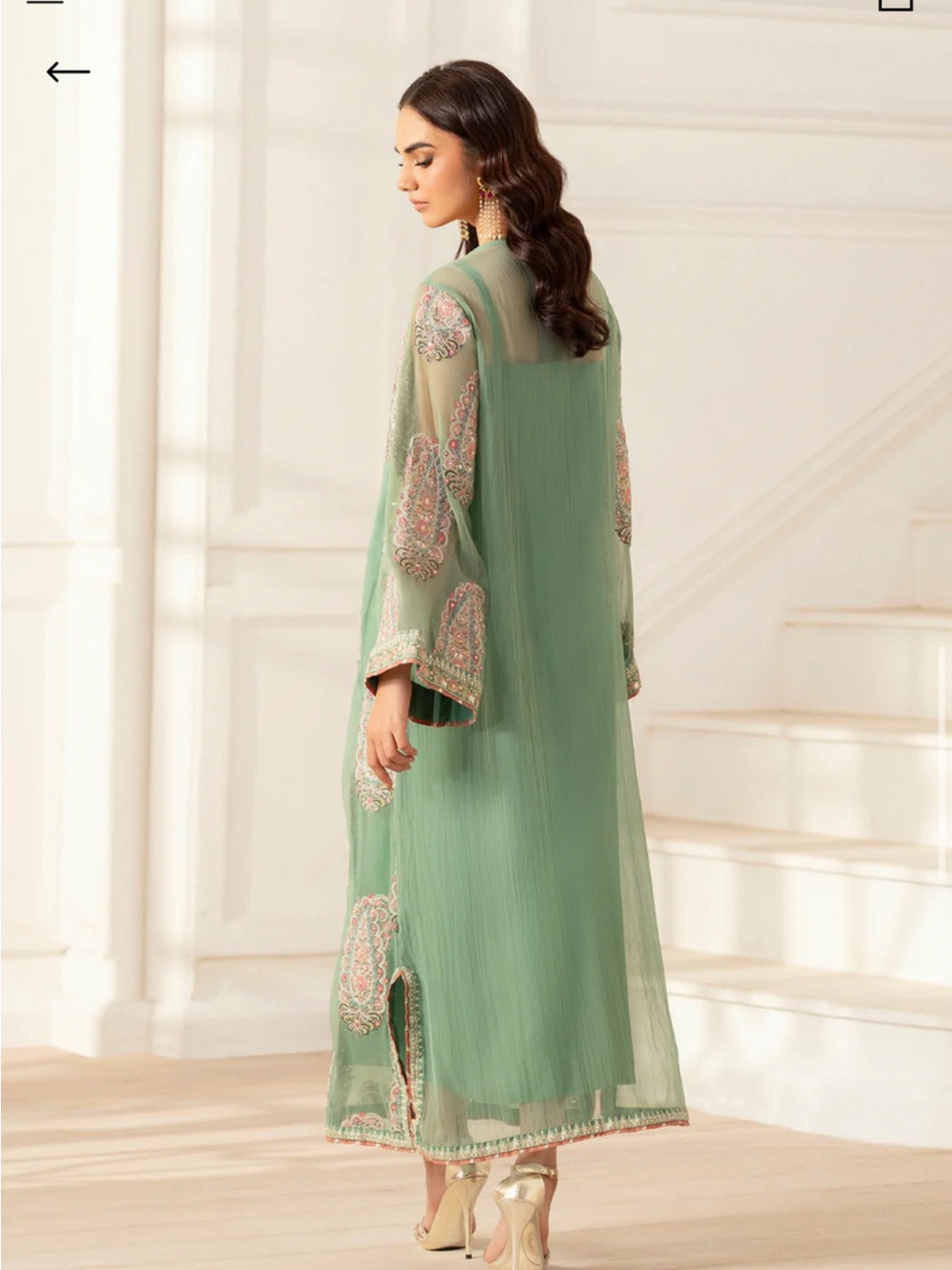 Elegant Green Embroidered Women Kaftan - Picture 2 of 2